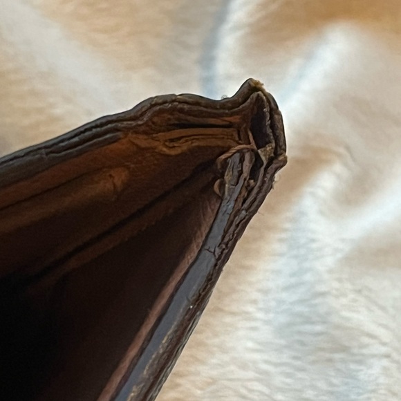 Authentic Vintage Louis Vuitton Monogram Bi-Fold Wallet - Picture 4 of 13